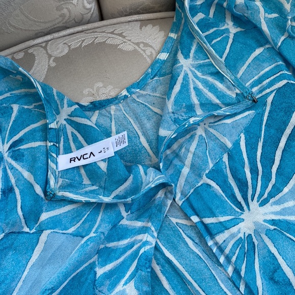 RVCA Sheer Patterned Top Blue White Tie Open Back - Picture 6 of 6